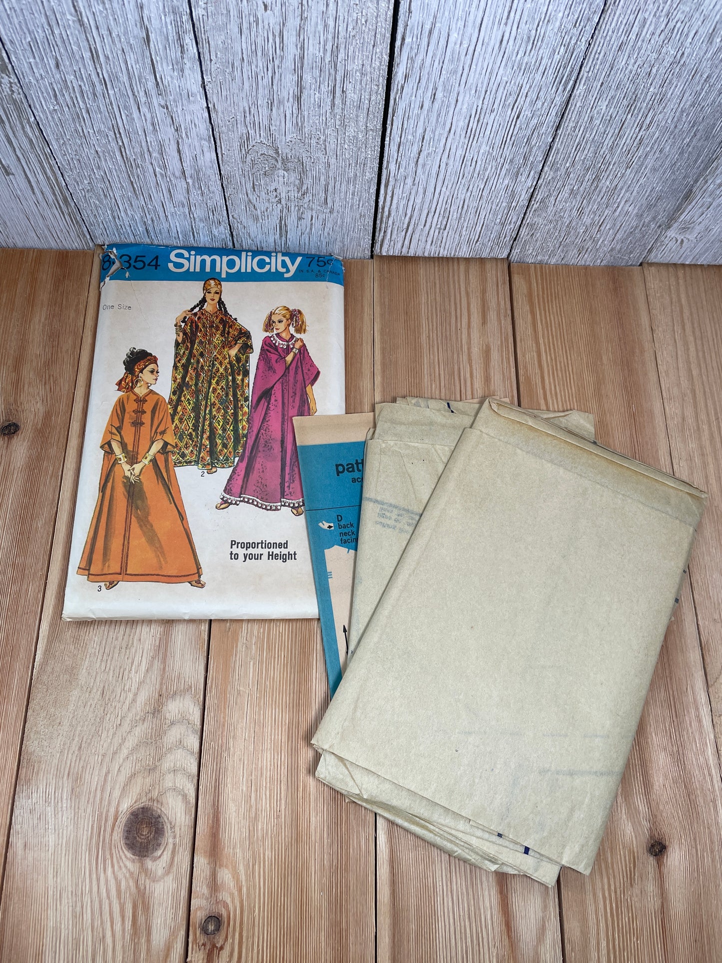 Vintage Simplicity 8354 Caftan, Kimono, Loungewear One Size Pattern Uncut FF