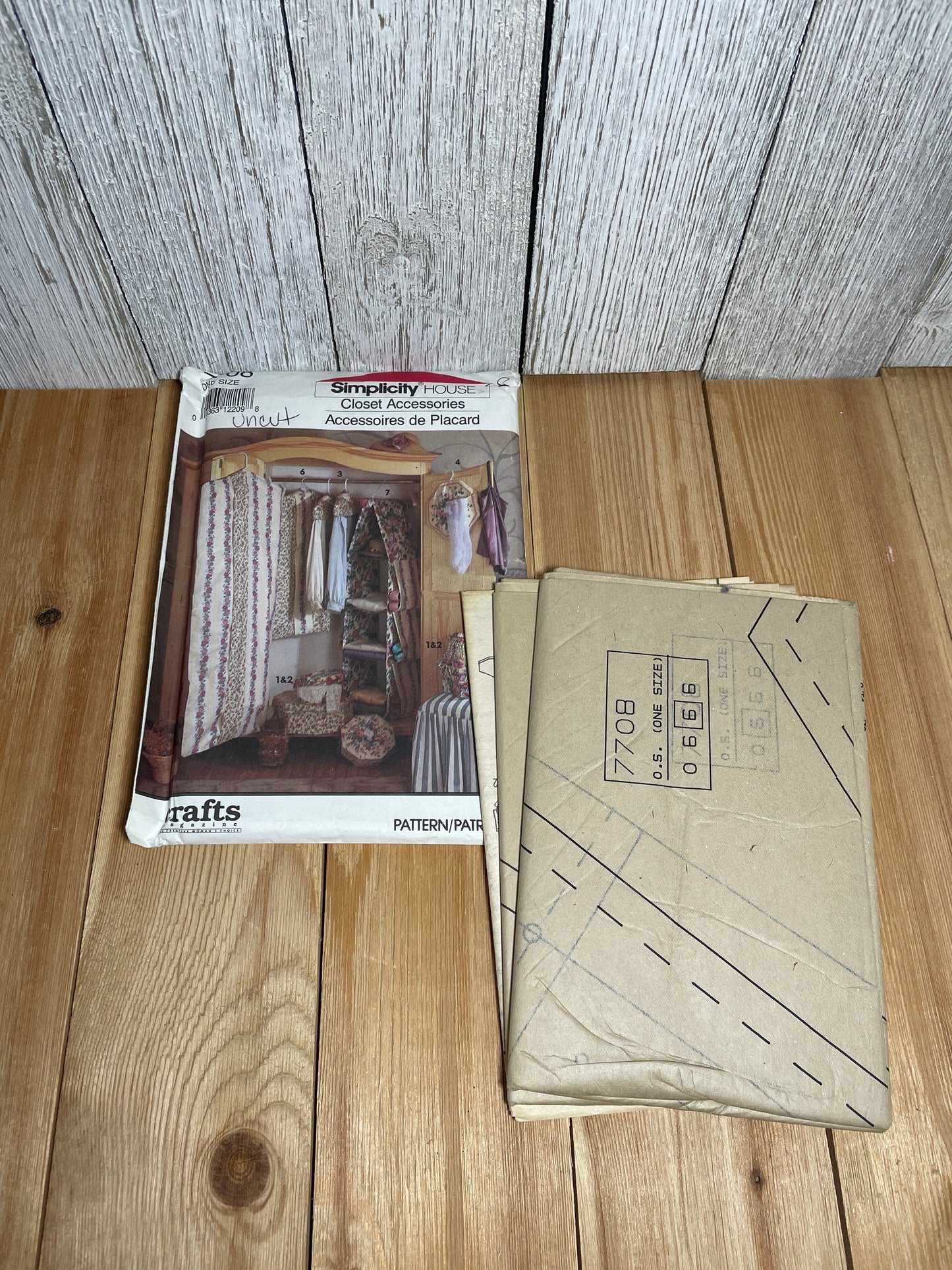Simplicity 7708 House Closet Accessories with Collapsible Band Boxes Pattern UNCUT FF