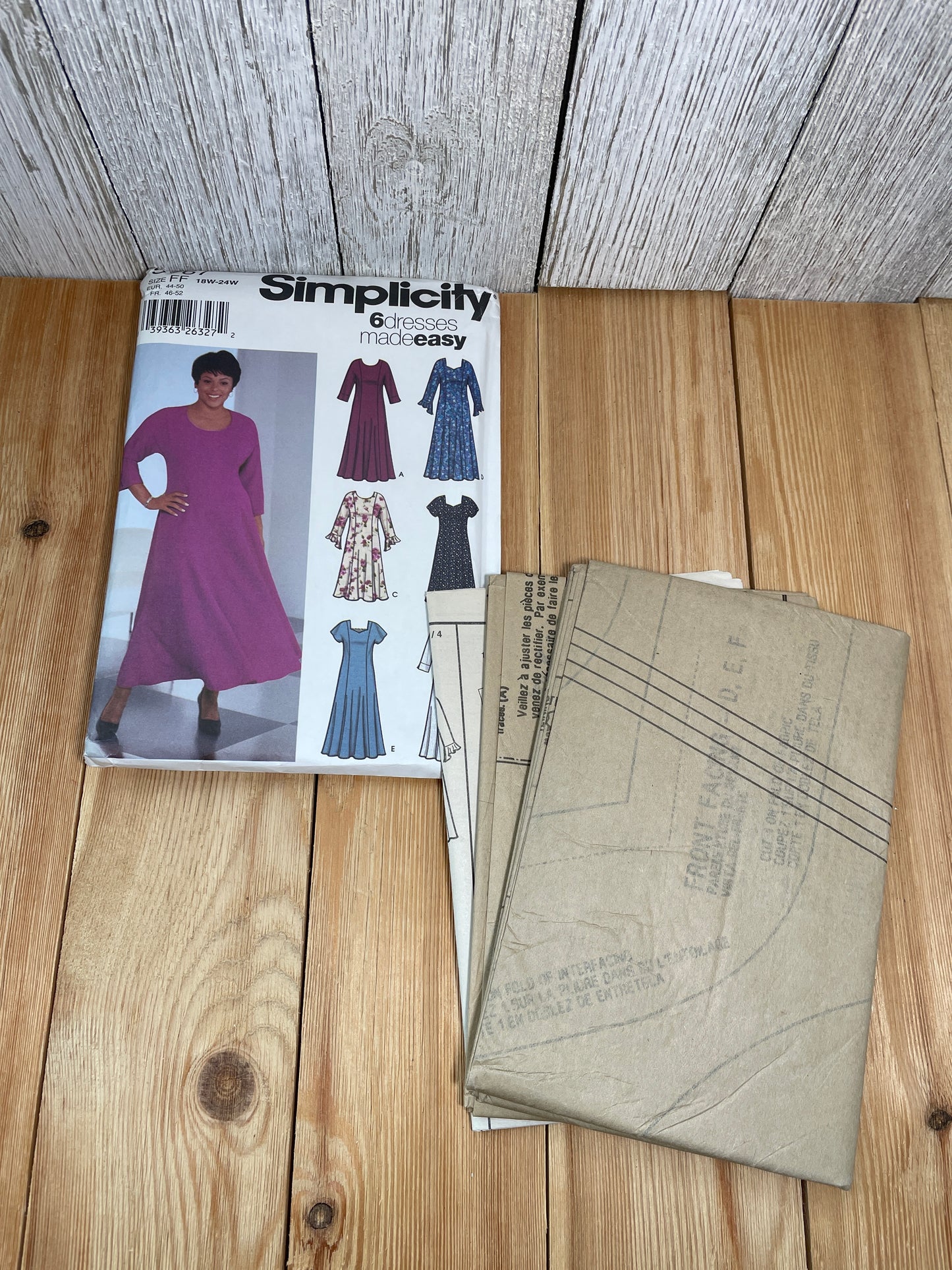 Simplicity 5767 Petite Dress with Heart and Round Neckline Size 18W-24W Pattern Uncut FF