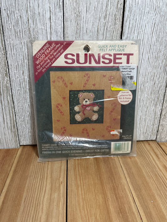 Sunset Candy Cane Teddy Frame Felt Applique Kit 18066 Christmas
