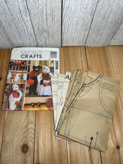 McCall's Crafts 2898 Halloween Decorations Greeters Ghosts Wall Hanging, Draft Dodger Garland Pattern Partially Cut Complete