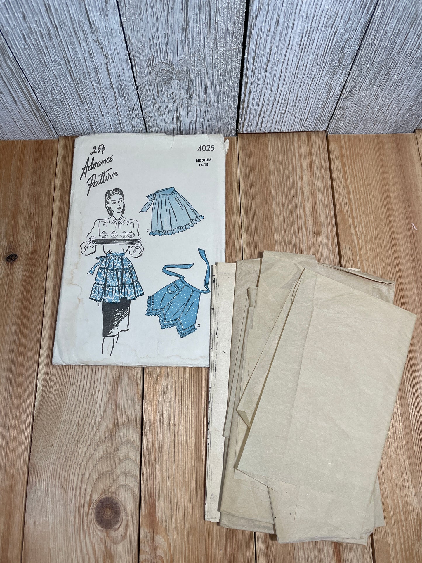 Advance Pattern 4025 Tiered Ruffled Apron Size Medium 16-18 Pattern Complete