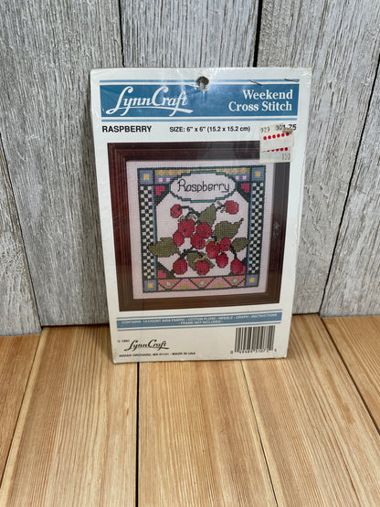 Lynn Craft Weekend Cross Stitch Raspberry Kit #51 75 NEW UNOPEN