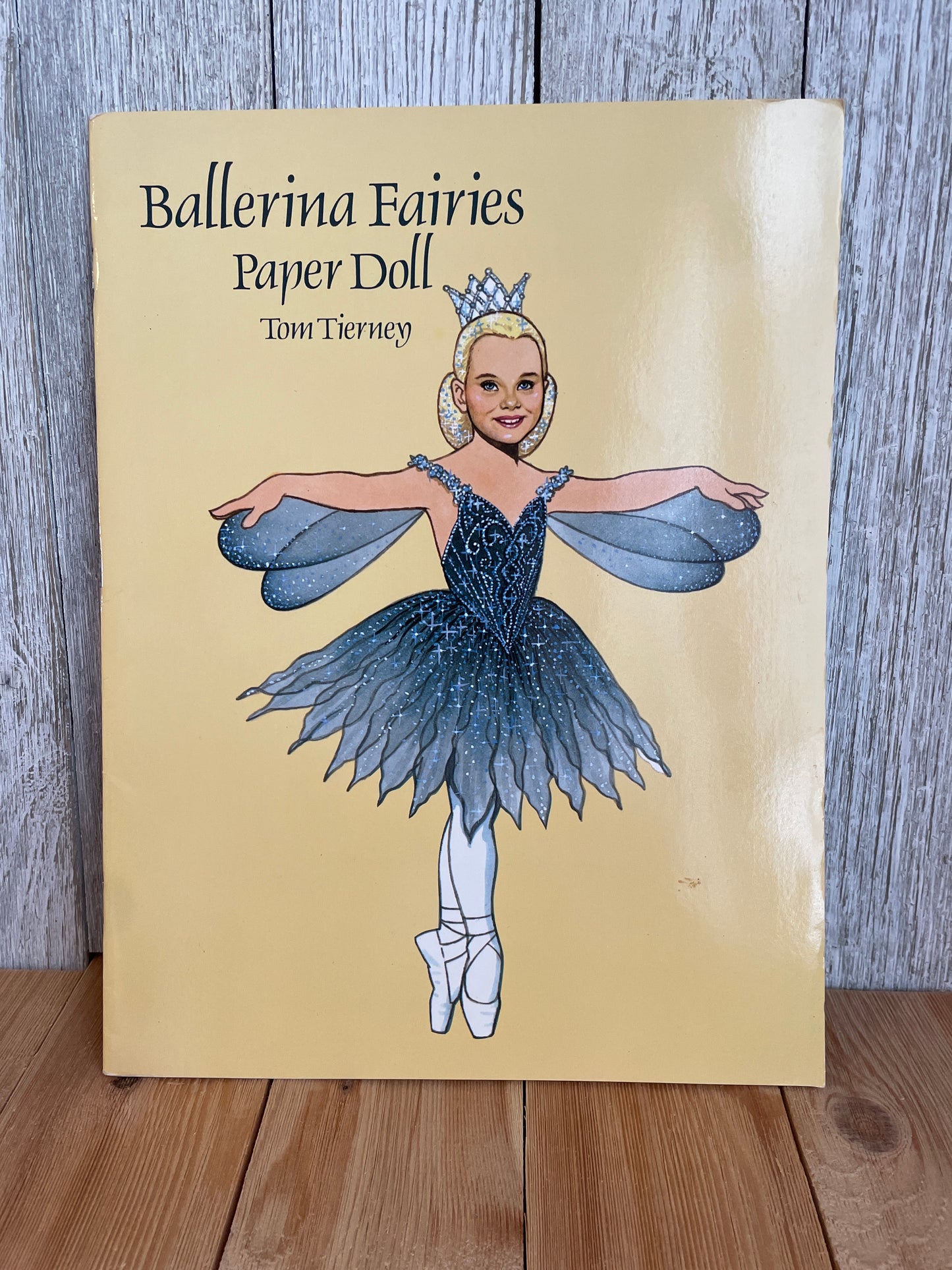 Uncut Paper Dolls in Full Color by Tom Tierney Book New
