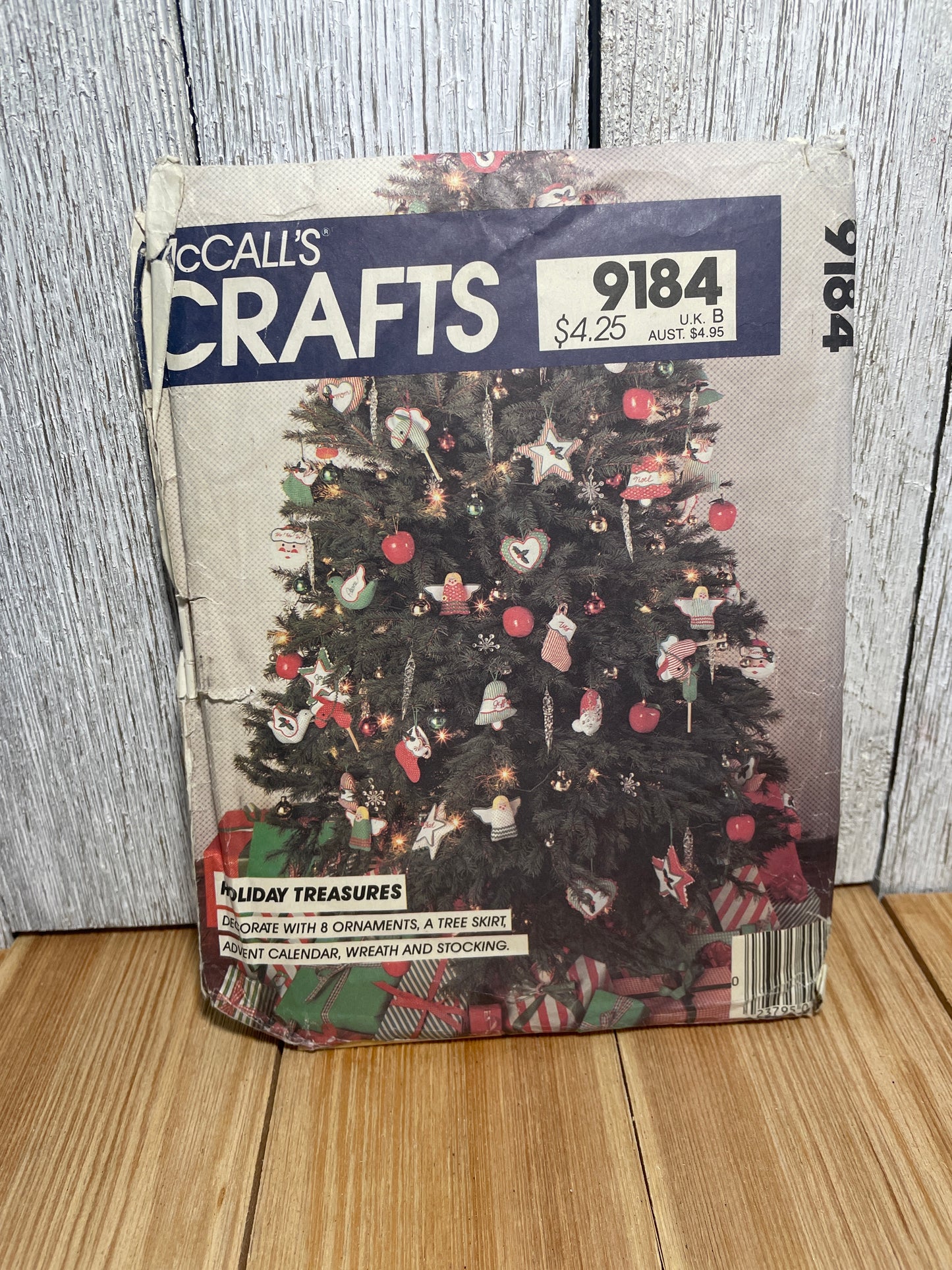 McCall's Crafts 9184 Christmas Holiday Treasures Uncut FF 8 Ornaments Tree Skirt Advent Callender Wreath and Stocking