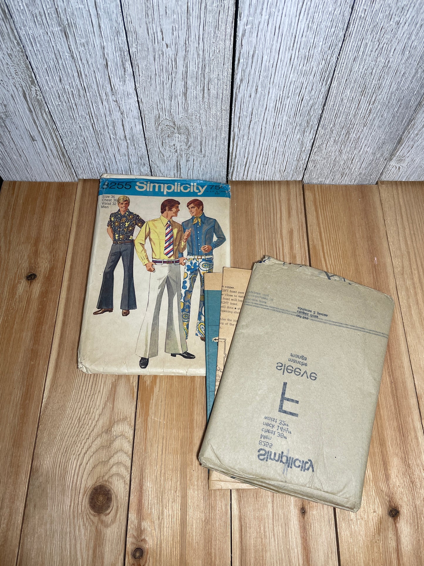 Simplicity 8255 Men's Body Shirt Bell Bottom Hip-Hugger Pants Pattern Size 36 UNCUT FF