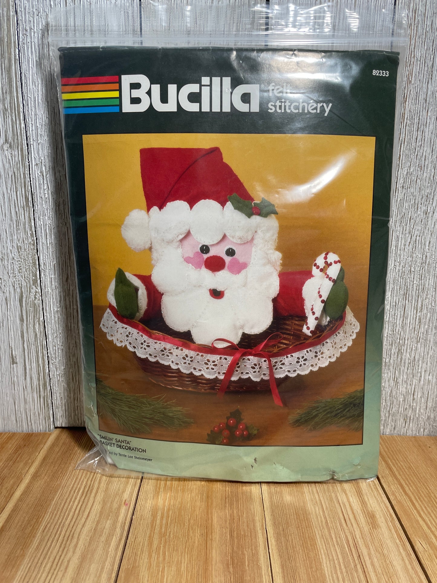 Bucilla Christmas Felt Stitchery Smilin Santa 82333 Basket Kit