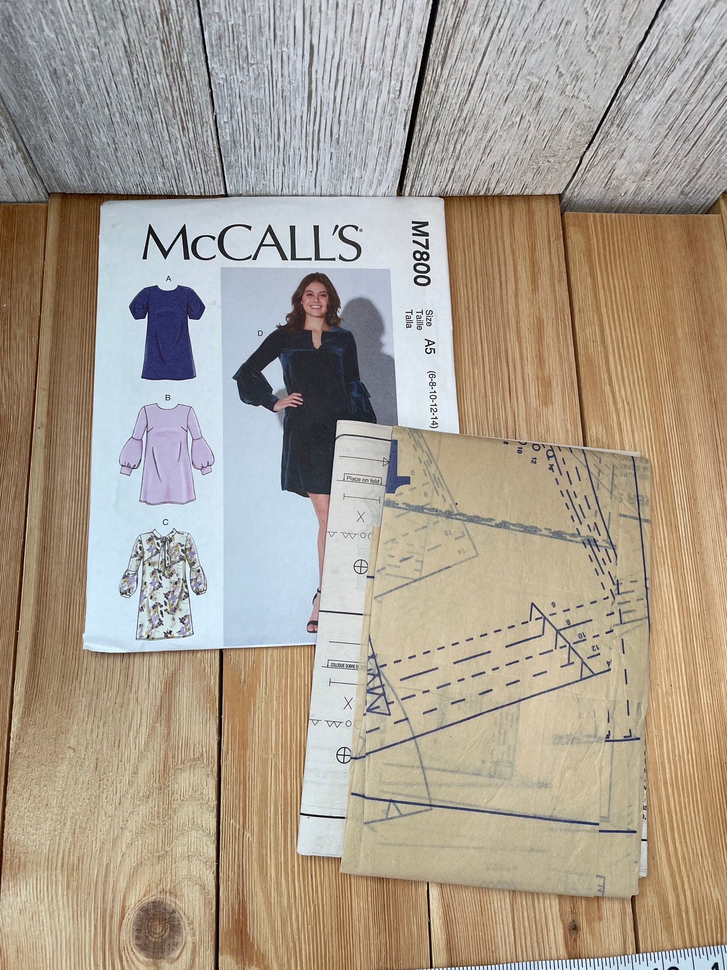 McCall's M7800 Misses Pullover Loose Fit Dress with Trumpet Sleeves Size 6-14 Uncut FF Sewing Pattern