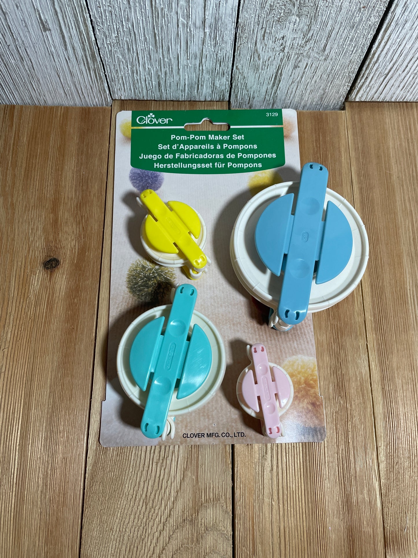 Clover Pom Pom Maker Set of 4 Sizes