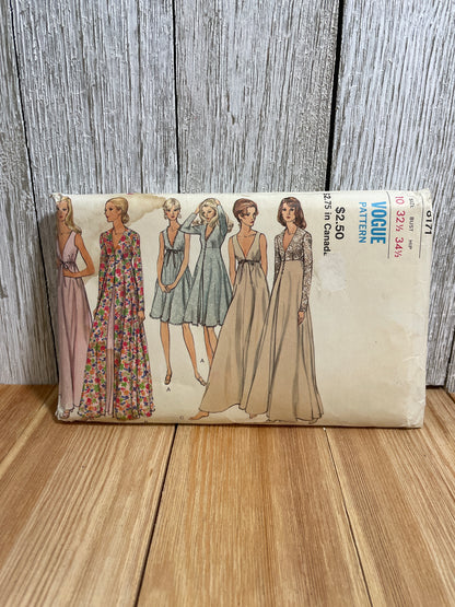 Vogue 8171 Gown and Robe in Two Lengths Size 10 Bust 32.5" Pattern UNCUT FF