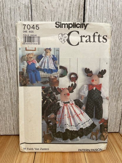 Simplicity Crafts 7045 Stuffed Reindeer Teddy Bear and Wardrobe Pattern UNCUT FF