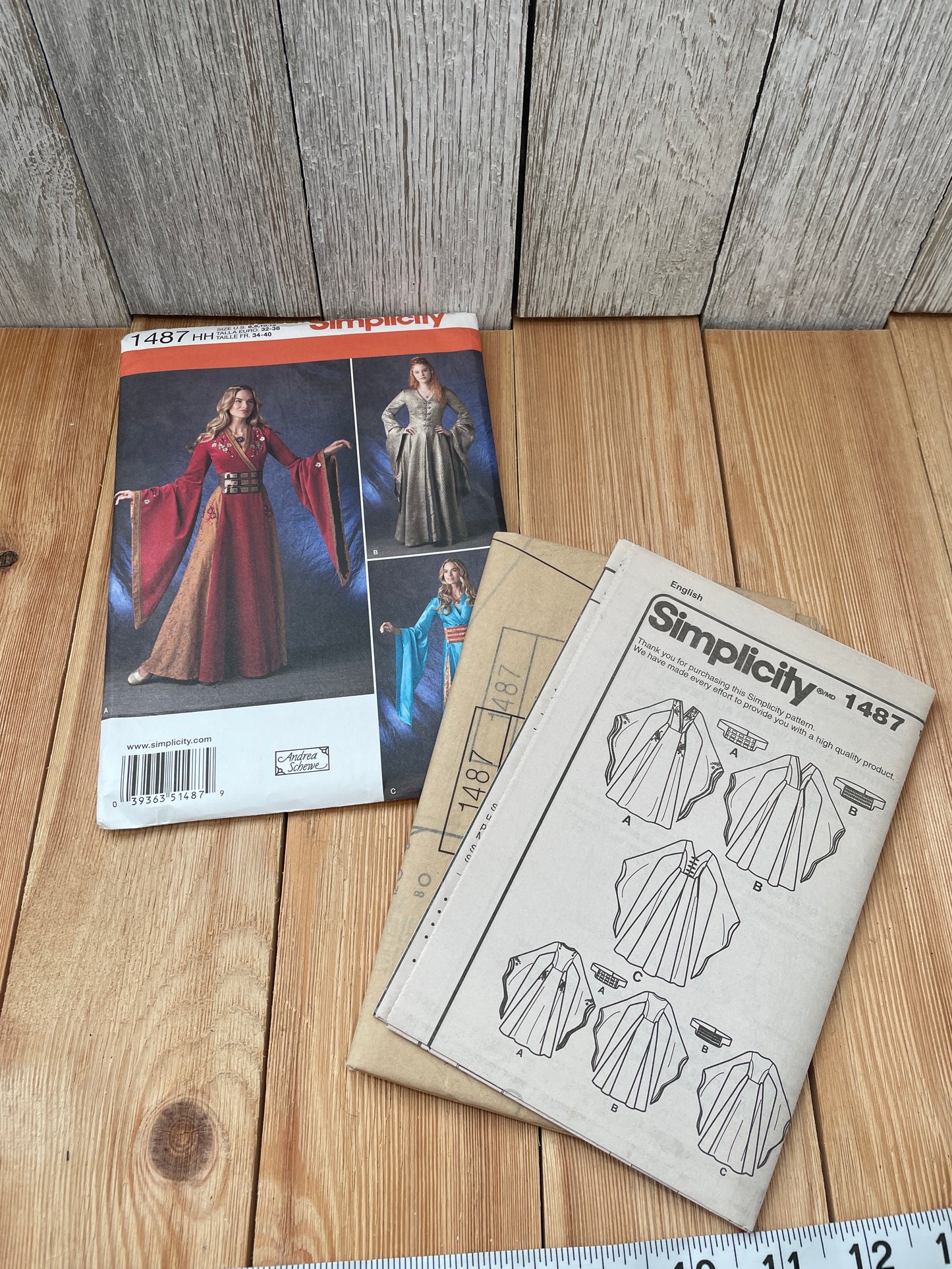 Simplicity 1487 1009 Medieval Renaissance Cosplay Fantasy Gown Cersei Costume Pattern Size 6-12 UNCUT FF Halloween