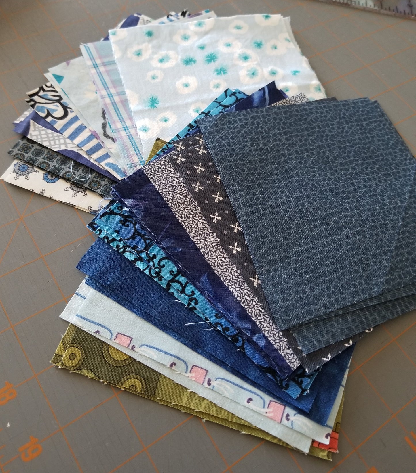 Vintage Fabric Charm Pack 5"x5" Squares Handpicked Vintage Precut Fabric