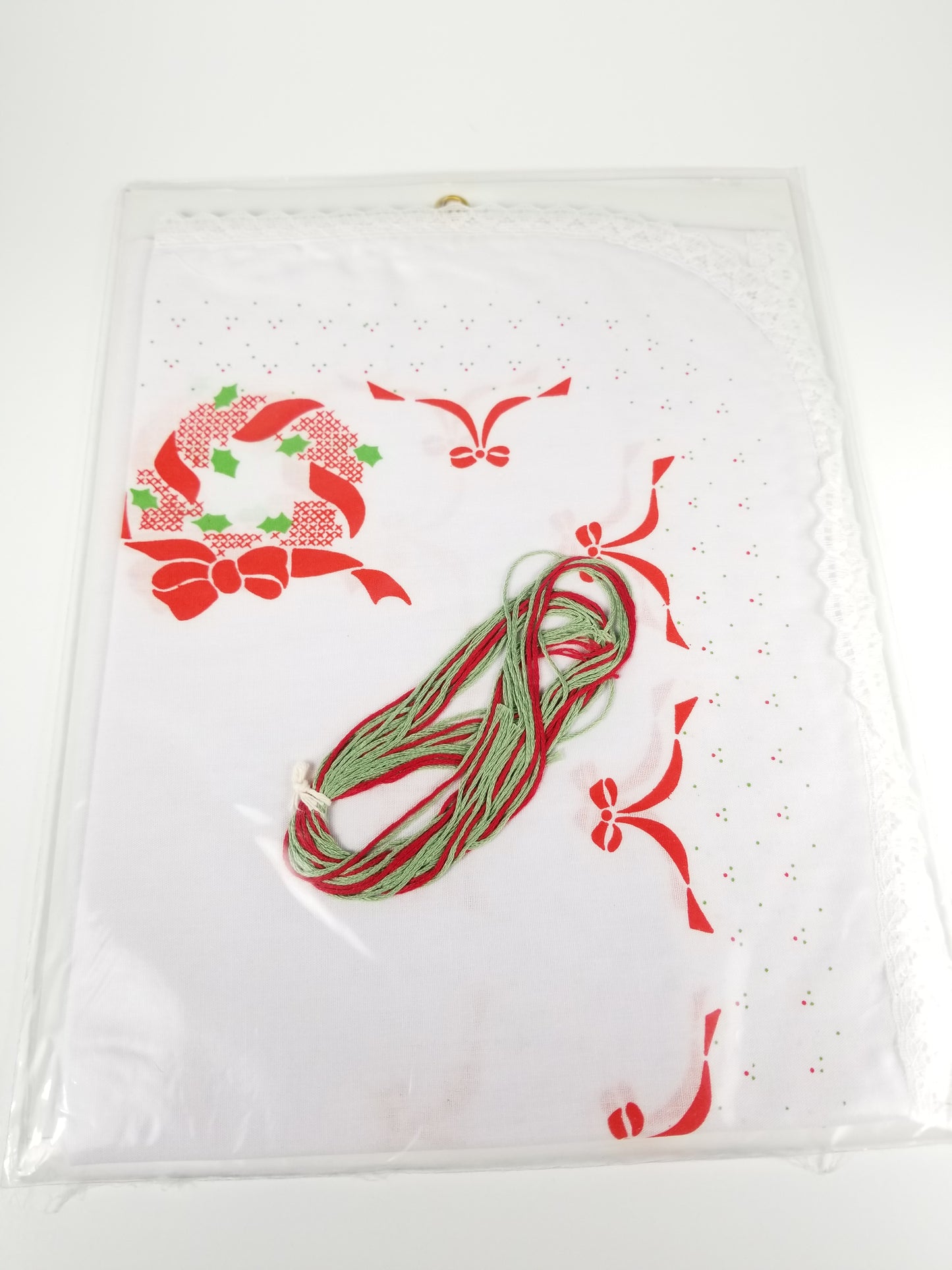 Vogart Crafts Christmas Collection stamped Cross stitch Kit Christmas Wreath scarf 2975C