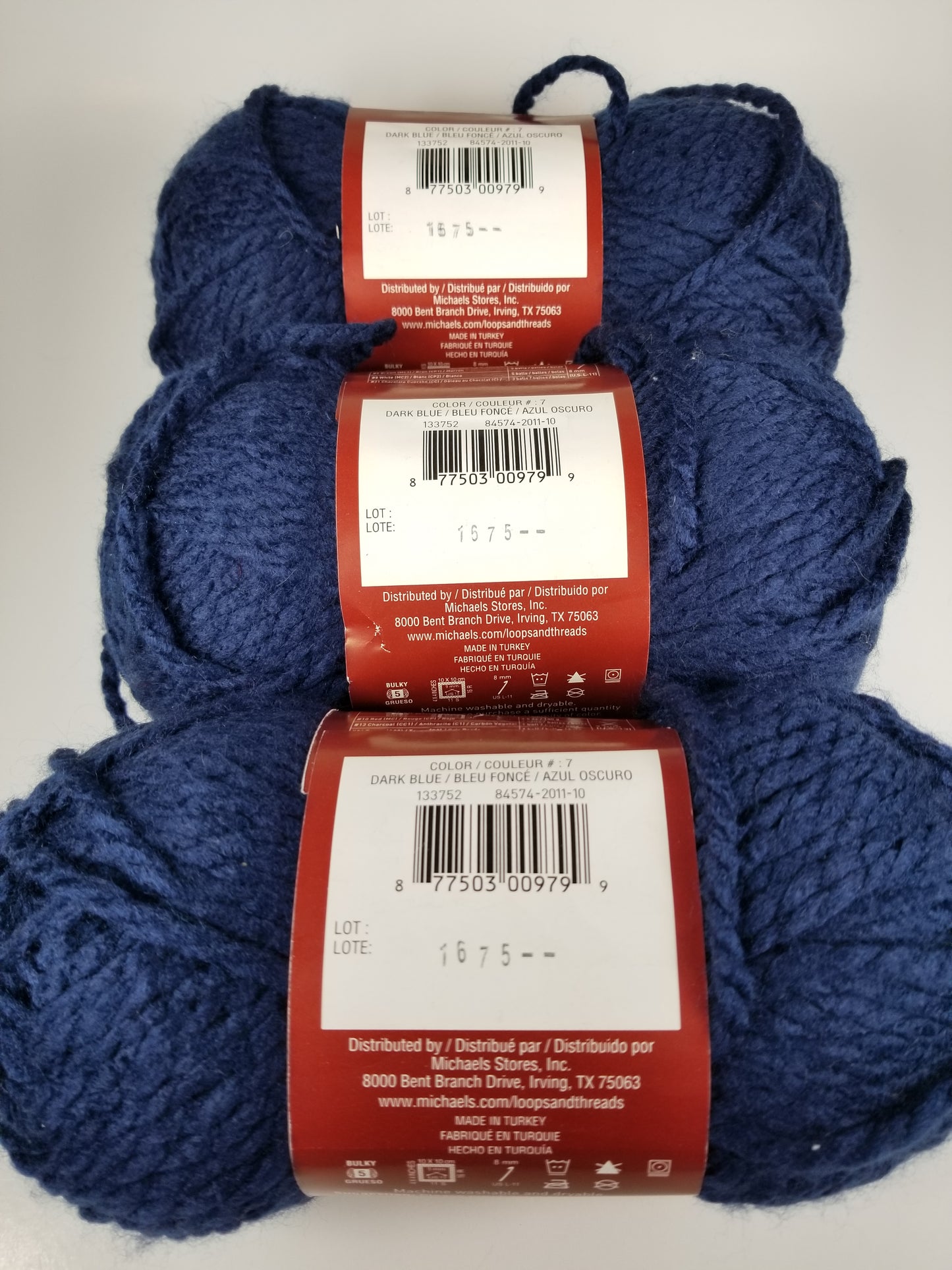 Loops and thread Charisma bulky yarn dark blue 3 skeins lot 1675