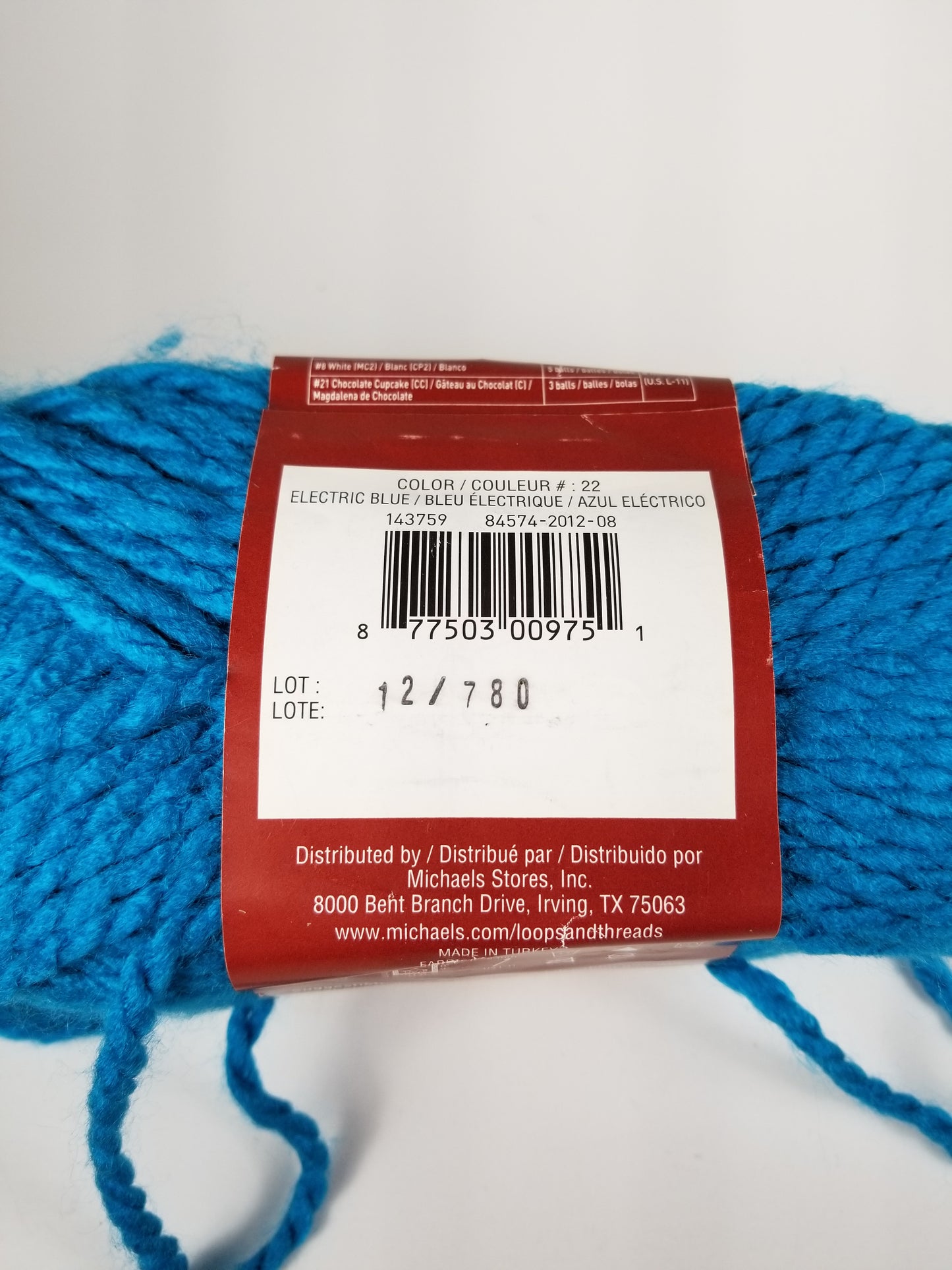 Loops and thread Charisma bulky yarn 7 skein bundle electric Blue lot 12/780