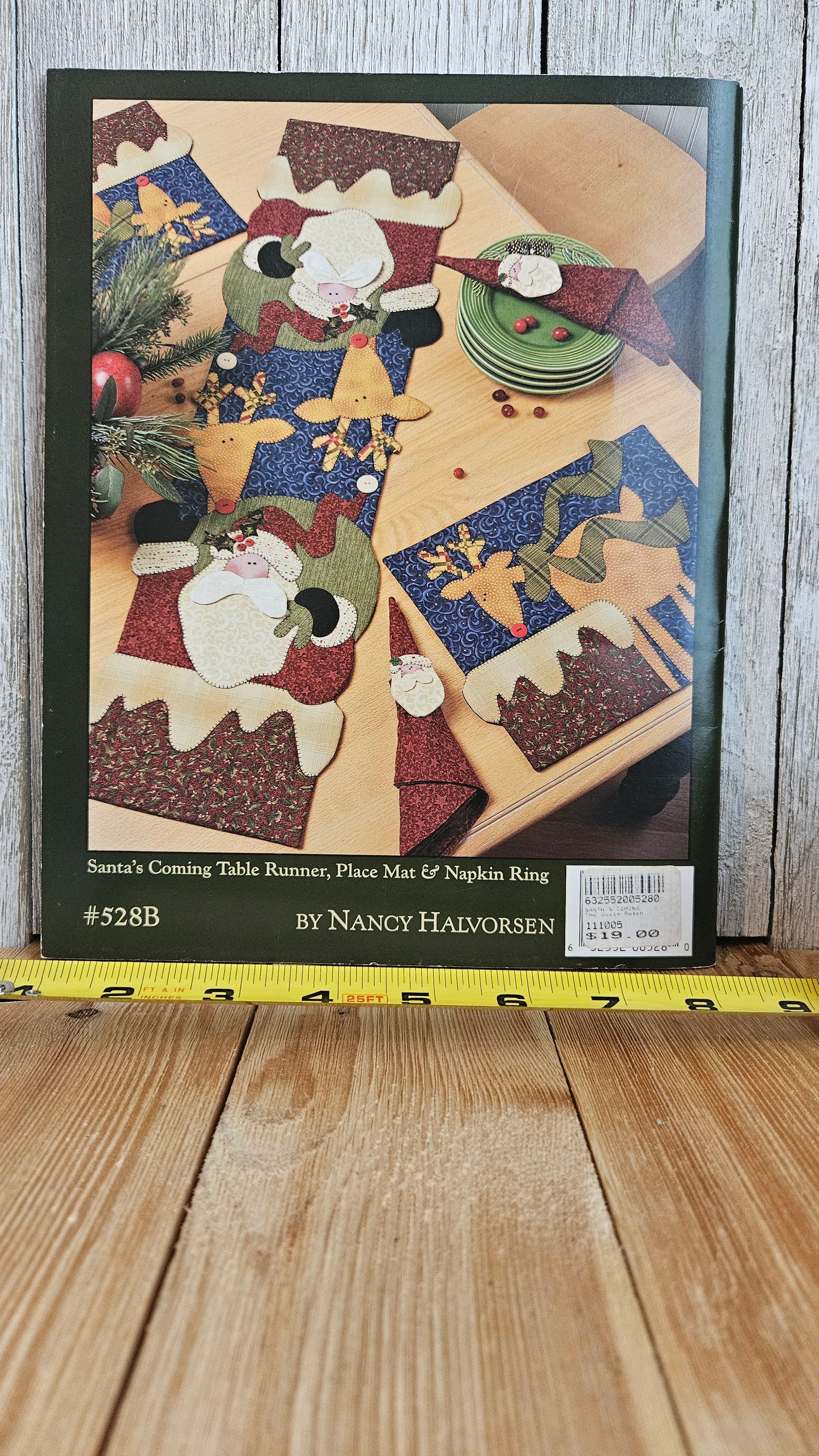 Santa's Coming Art to Heart #528B Christmas Sewing Patterns by Nacy Halvorsen UNCUT