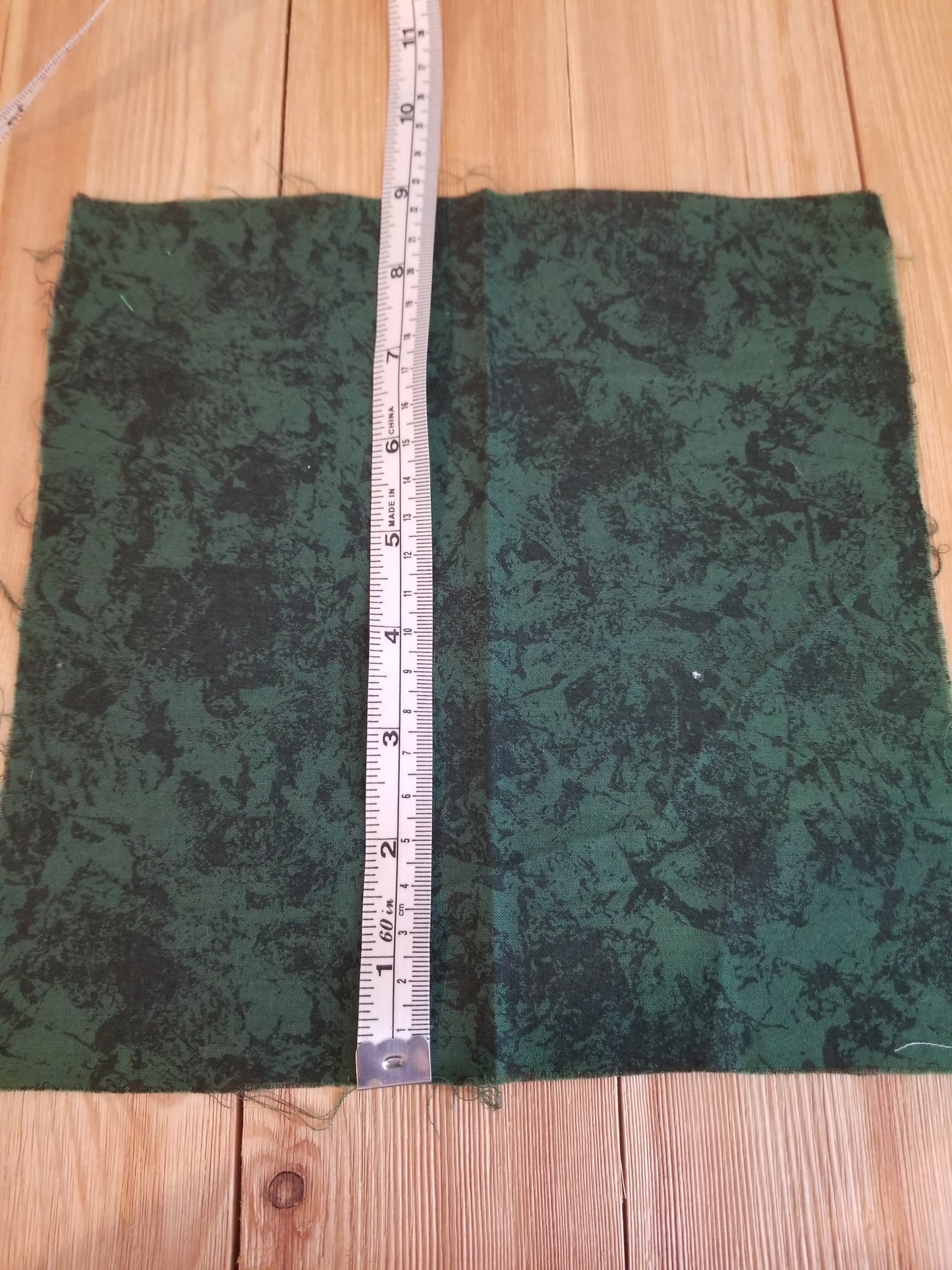 Christmas Fabric Quilt Precuts 13 Pieces 7 Designs