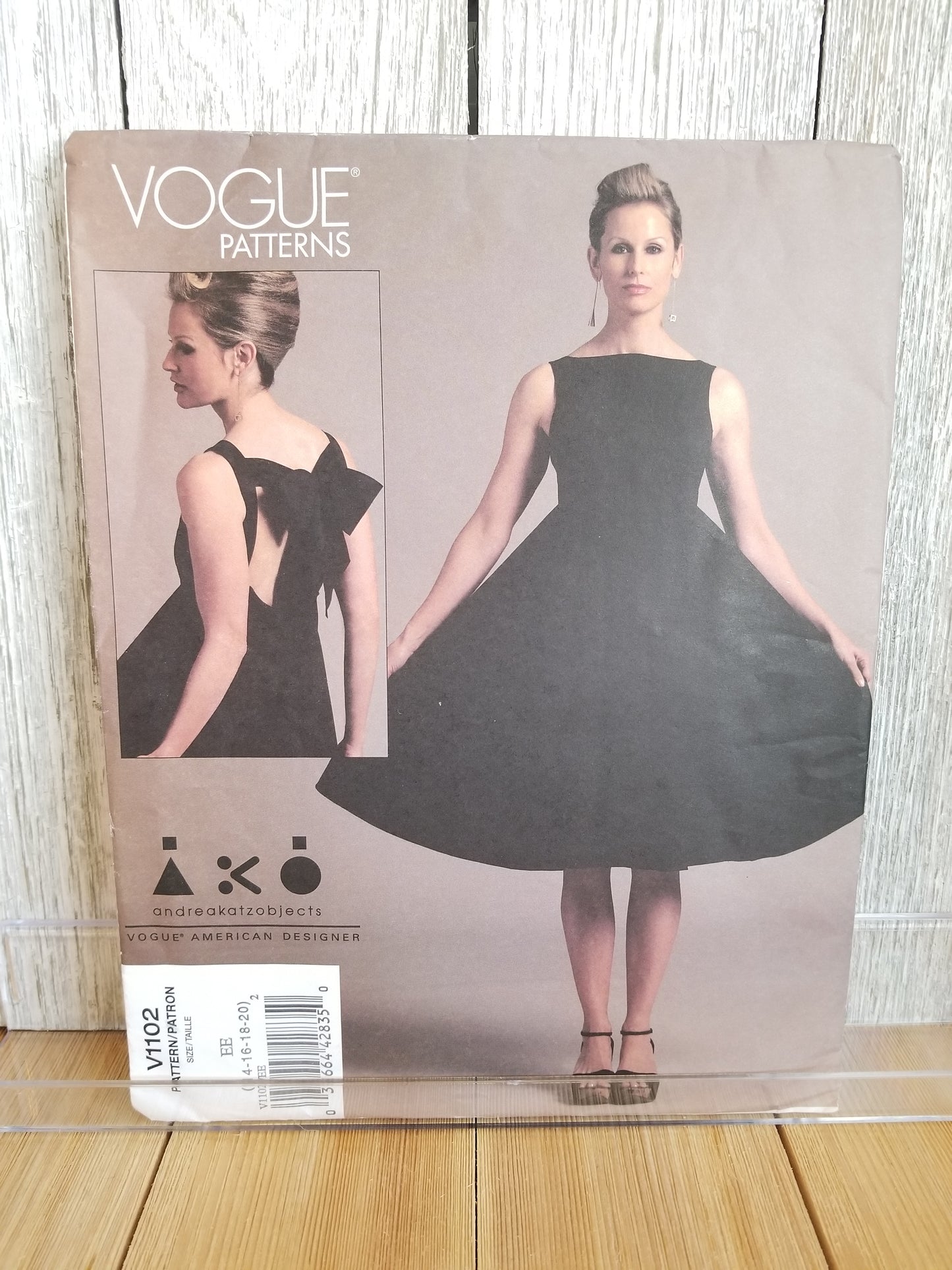 Vogue V1102 Andrea Katz Objects Womens Summer Dress Flared Skirt OOP Vogue Sewing Pattern Uncut FF