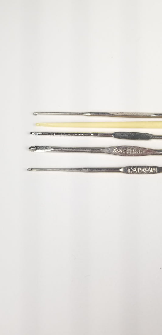 Micro crochet hooks various sizes 5 bundle