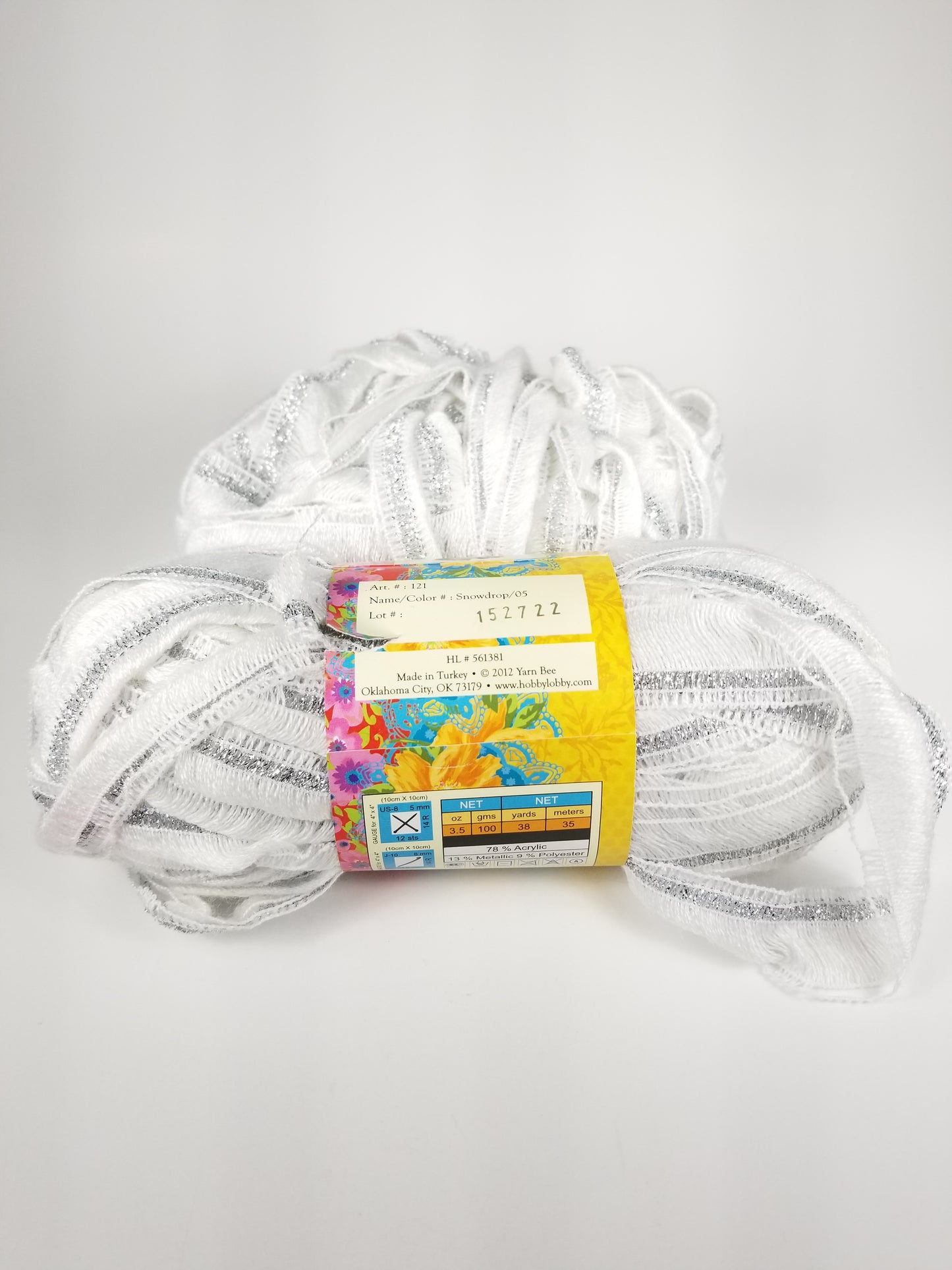 Yarn Bee Show Off! METALLIC snowdrop lot 152722