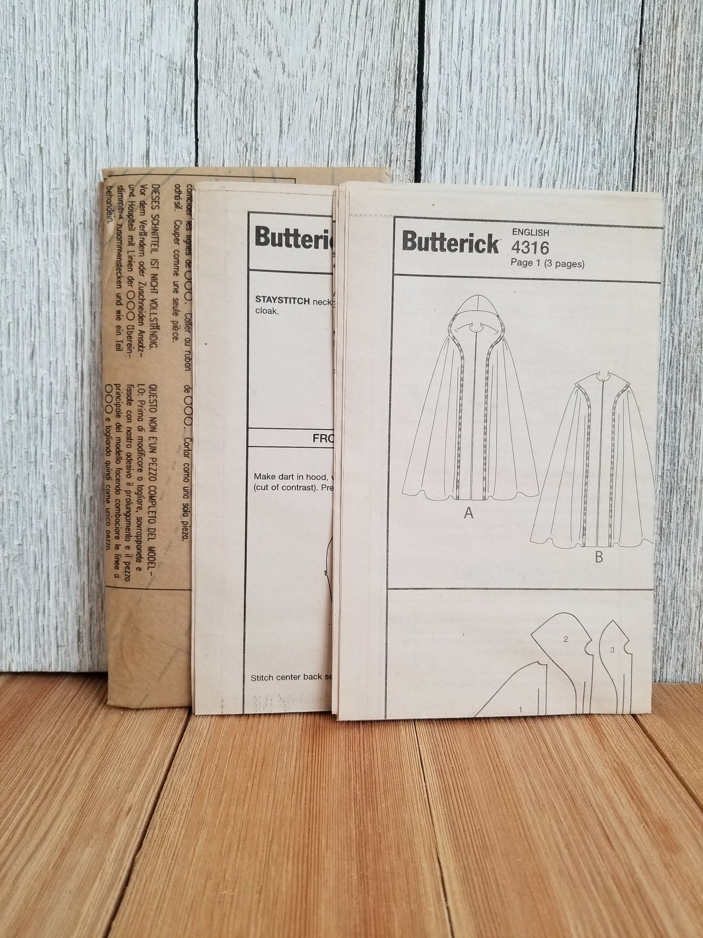 Butterick B4316 Medieval Cloak Halloween Costumes Pattern Size Xsm-Lrg UNCUT FF