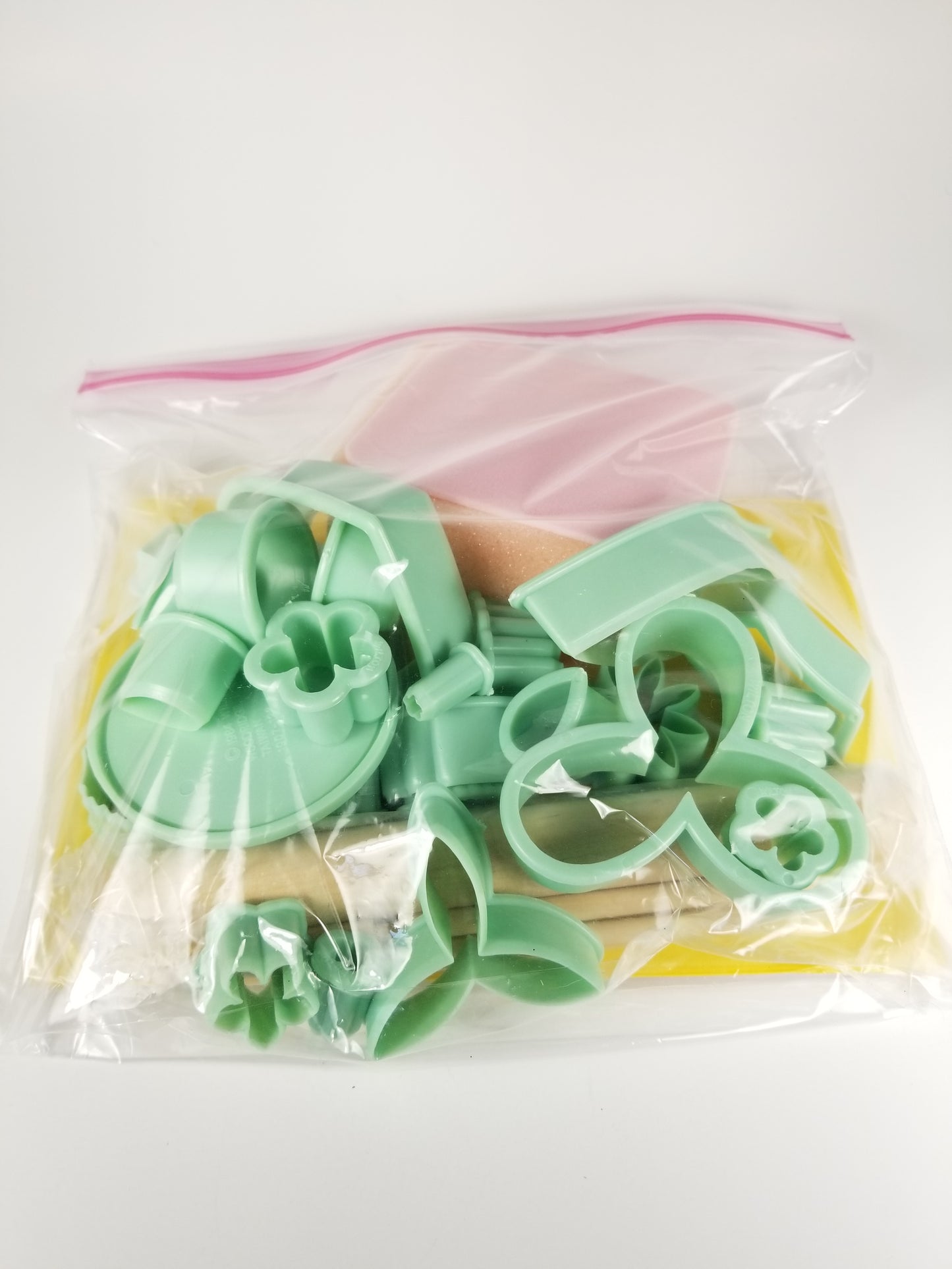 Wilton Gum paste flower making set - not complete