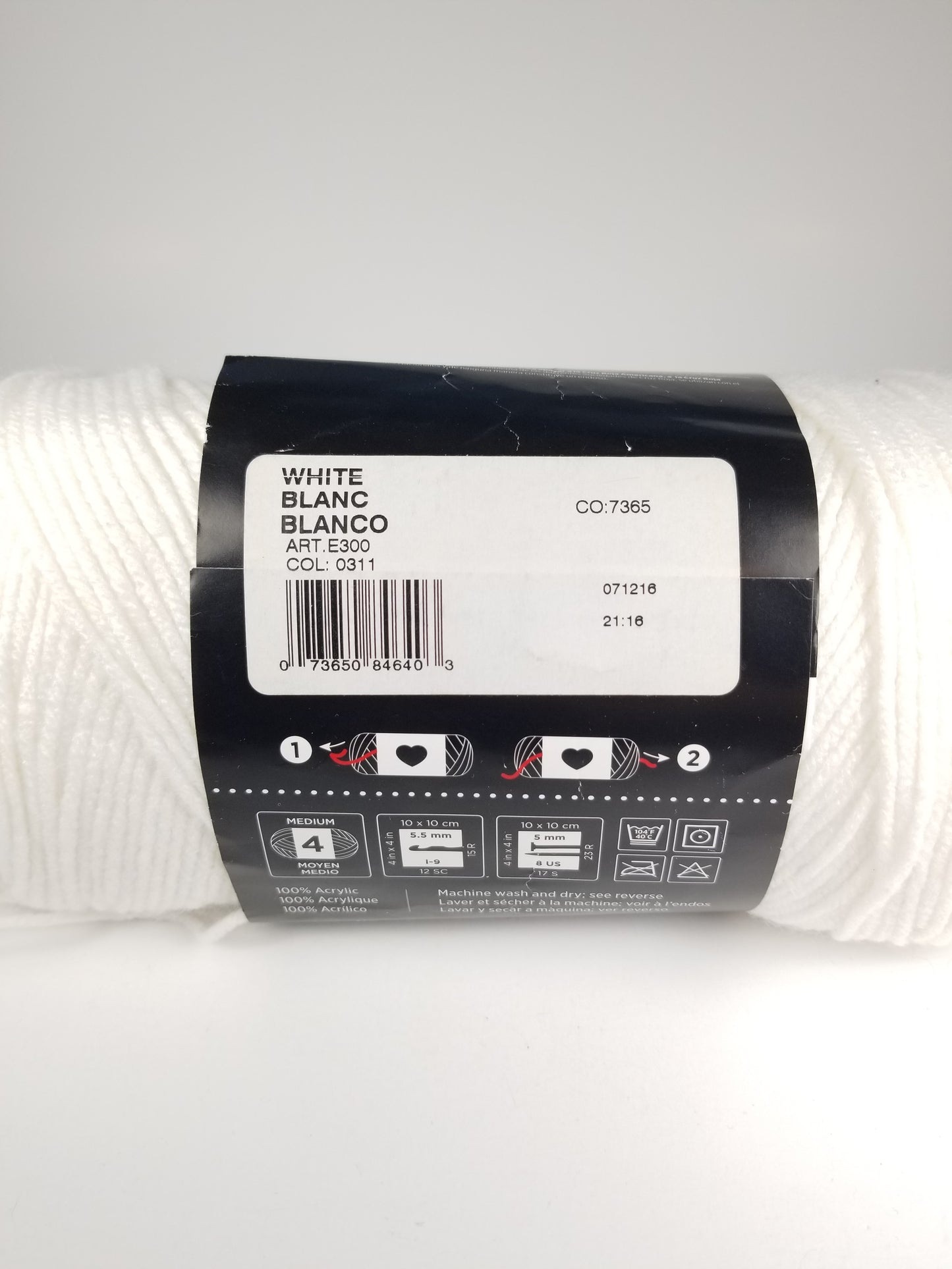 Red Heart Super Saver White Full skein Yarn