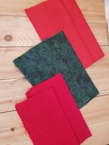 Christmas Fabric Quilt Precuts 13 Pieces 7 Designs